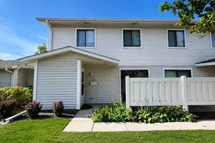 727 Whitesail Dr, Schaumburg, IL 60194 - Photo 1