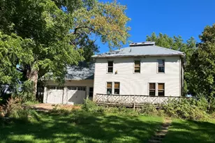 6636 S Center Rd, Rochelle, IL 61068 - Photo 1
