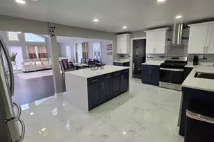2301 Greenbriar Ln, Lindenhurst, IL 60046 - Photo 5