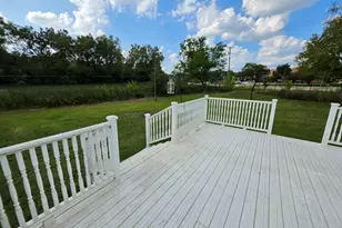 2301 Greenbriar Ln, Lindenhurst, IL 60046 - Photo 23