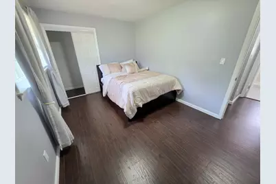 2301 Greenbriar Lane, Lindenhurst, IL 60046 - Photo 13