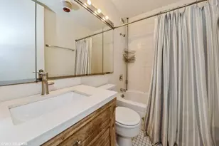 2650 N Lakeview Ave, Chicago, IL 60614 - Photo 9