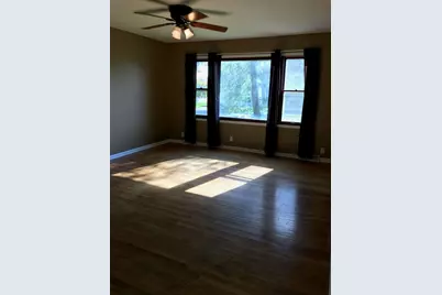 1221 Avenue A, Rochelle, IL 61068 - Photo 3
