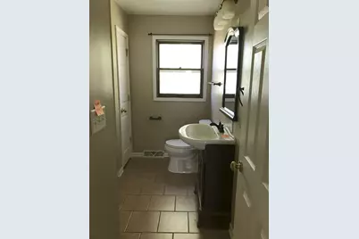 1221 Avenue A, Rochelle, IL 61068 - Photo 9