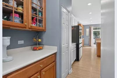722 Metropolitan Avenue, Bolingbrook, IL 60490 - Photo 5