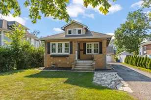 1002 N President St, Wheaton, IL 60187 - Photo 1