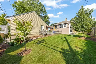 1002 N President Street, Wheaton, IL 60187 - Photo 19