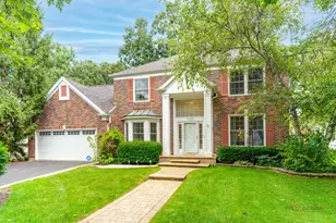 1121 Williamsburg Cir, Grayslake, IL 60030 - Photo 1