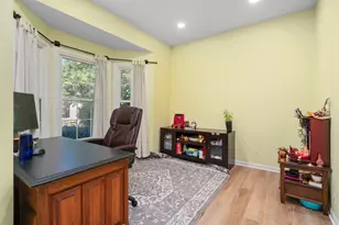 1121 Williamsburg Cir, Grayslake, IL 60030 - Photo 15