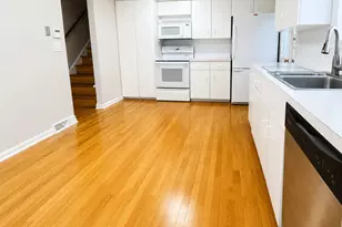 7011 N Hamlin Ave, Lincolnwood, IL 60712 - Photo 3