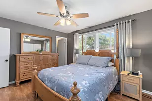 17 Joslyn Dr, Elgin, IL 60120 - Photo 11