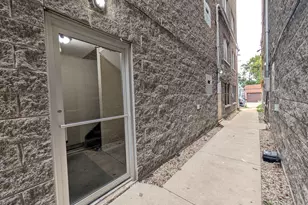 2451 W Harrison St, Chicago, IL 60612 - Photo 3