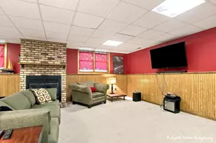 210 Maplewood Dr, Antioch, IL 60002 - Photo 23