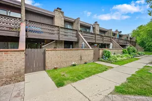 509 Kenneth Cir, Elgin, IL 60120 - Photo 3