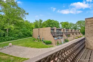 509 Kenneth Cir, Elgin, IL 60120 - Photo 5