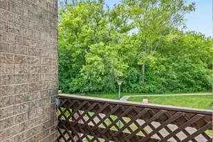 509 Kenneth Cir, Elgin, IL 60120 - Photo 7