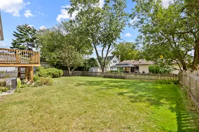 215 Parkchester Road, Elk Grove Village, IL 60007 - Photo 25