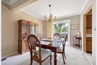 215 Parkchester Road, Elk Grove Village, IL 60007 - Photo 5