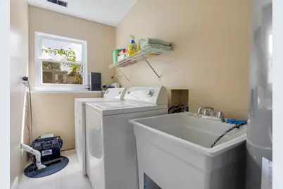215 Parkchester Road, Elk Grove Village, IL 60007 - Photo 21