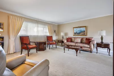 215 Parkchester Road, Elk Grove Village, IL 60007 - Photo 3