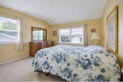 215 Parkchester Road, Elk Grove Village, IL 60007 - Photo 13