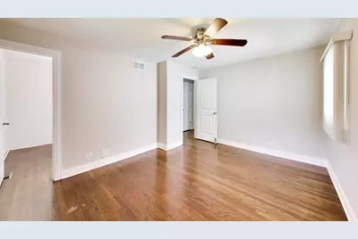 655 Thornwood Drive, Buffalo Grove, IL 60089 - Photo 5