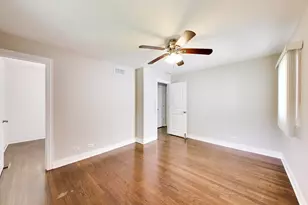655 Thornwood Dr, Buffalo Grove, IL 60089 - Photo 5