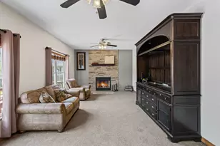 398 Essex Dr, Oswego, IL 60543 - Photo 9