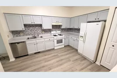 [Address not provided], Hoffman Estates, IL 60169 - Photo 5