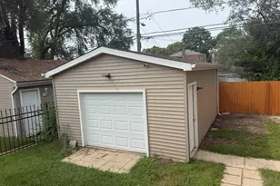 9748 S Ellis Ave, Chicago, IL 60628 - Photo 15