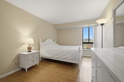 [Address not provided], Glenview, IL 60025 - Photo 15