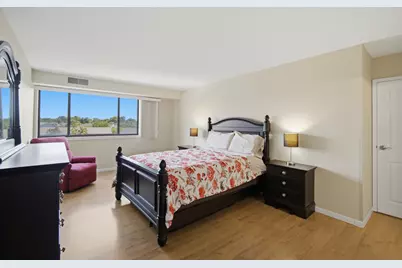 [Address not provided], Glenview, IL 60025 - Photo 13