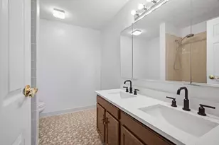 [Address not provided], Glenview, IL 60025 - Photo 17