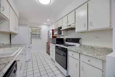 1067 Grissom Trail, Elk Grove Village, IL 60007 - Photo 7