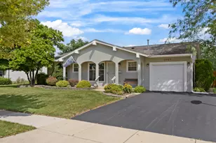 1067 Grissom Trail, Elk Grove Village, IL 60007 - Photo 1