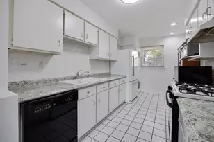 1067 Grissom Trail, Elk Grove Village, IL 60007 - Photo 9
