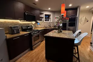 809 W Bradley Pl, Chicago, IL 60613 - Photo 3