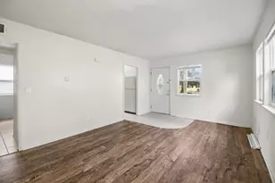 726 N Webster Circle, Kankakee, IL 60901 - Photo 5