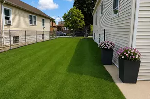 9236 S Blackstone Ave, Chicago, IL 60619 - Photo 21