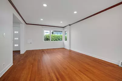 7248 N Ridge Boulevard, Chicago, IL 60645 - Photo 5