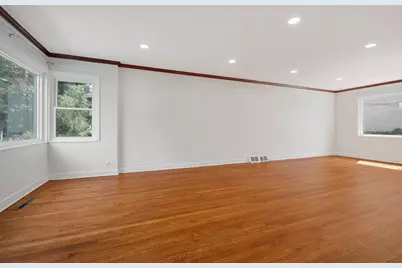 7248 N Ridge Boulevard, Chicago, IL 60645 - Photo 7