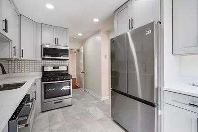 7248 N Ridge Boulevard, Chicago, IL 60645 - Photo 13