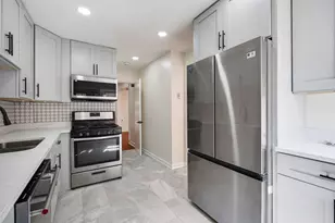 7248 N Ridge Blvd, Chicago, IL 60645 - Photo 13