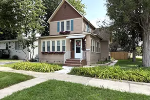 412 N Grand Ave, Bradley, IL 60915 - Photo 1
