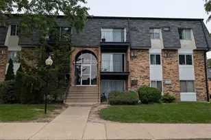 5A E Dundee Quarter Dr, Palatine, IL 60074 - Photo 1