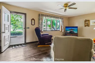 6070 Darline Drive, Saint Anne, IL 60964 - Photo 3