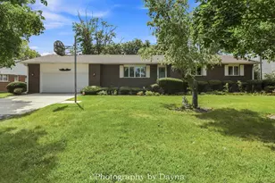 6070 Darline Dr, Saint Anne, IL 60964 - Photo 1