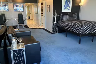 175 E Delaware Pl, Chicago, IL 60611 - Photo 9
