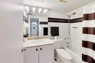 175 E Delaware Pl, Chicago, IL 60611 - Photo 15