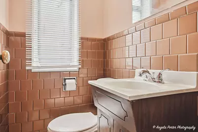 4912 Crain Street E #B, Skokie, IL 60077 - Photo 9